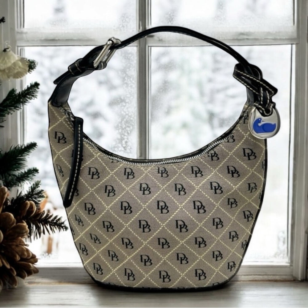 💰PRICE DROP💰 Dooney & Bourke Florentine Signature Small Hobo Shoulder Bag